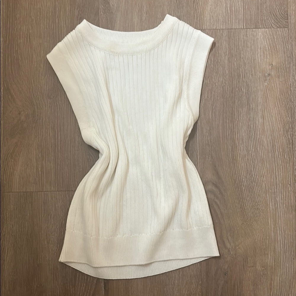 Elegant White ribbed Sleeveless sweater Top